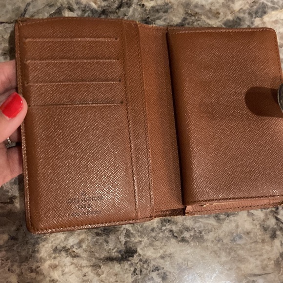 LV kisslock wallet - Picture 3 of 7